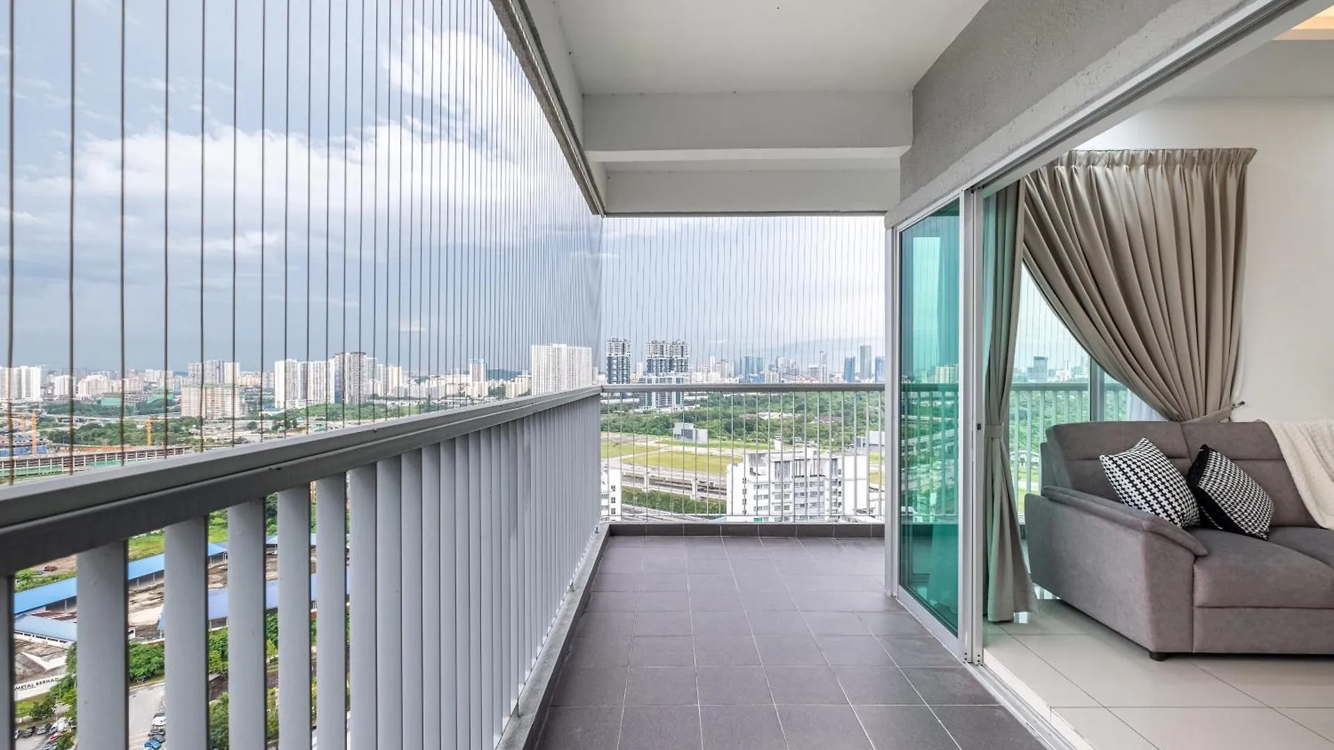 Apartment Rc Residence By Feel Home
