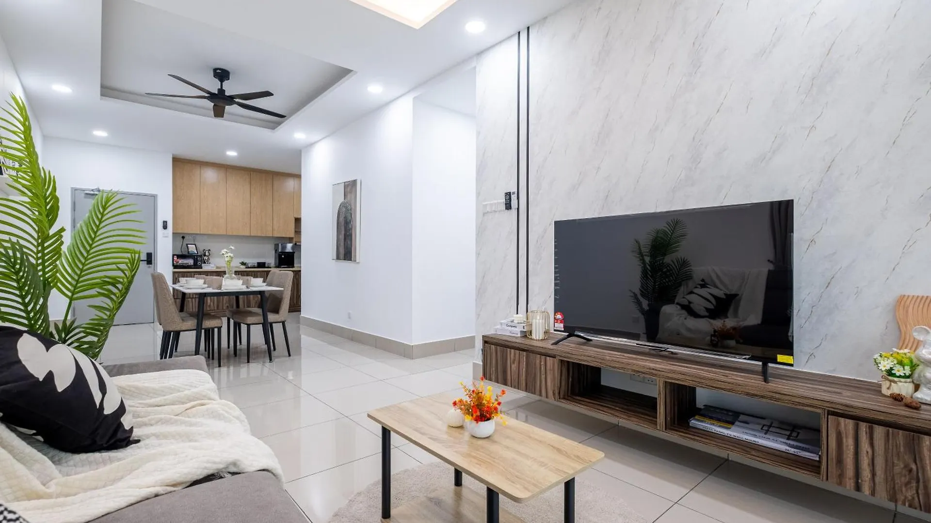 Rc Residence By Feel Home Apartment