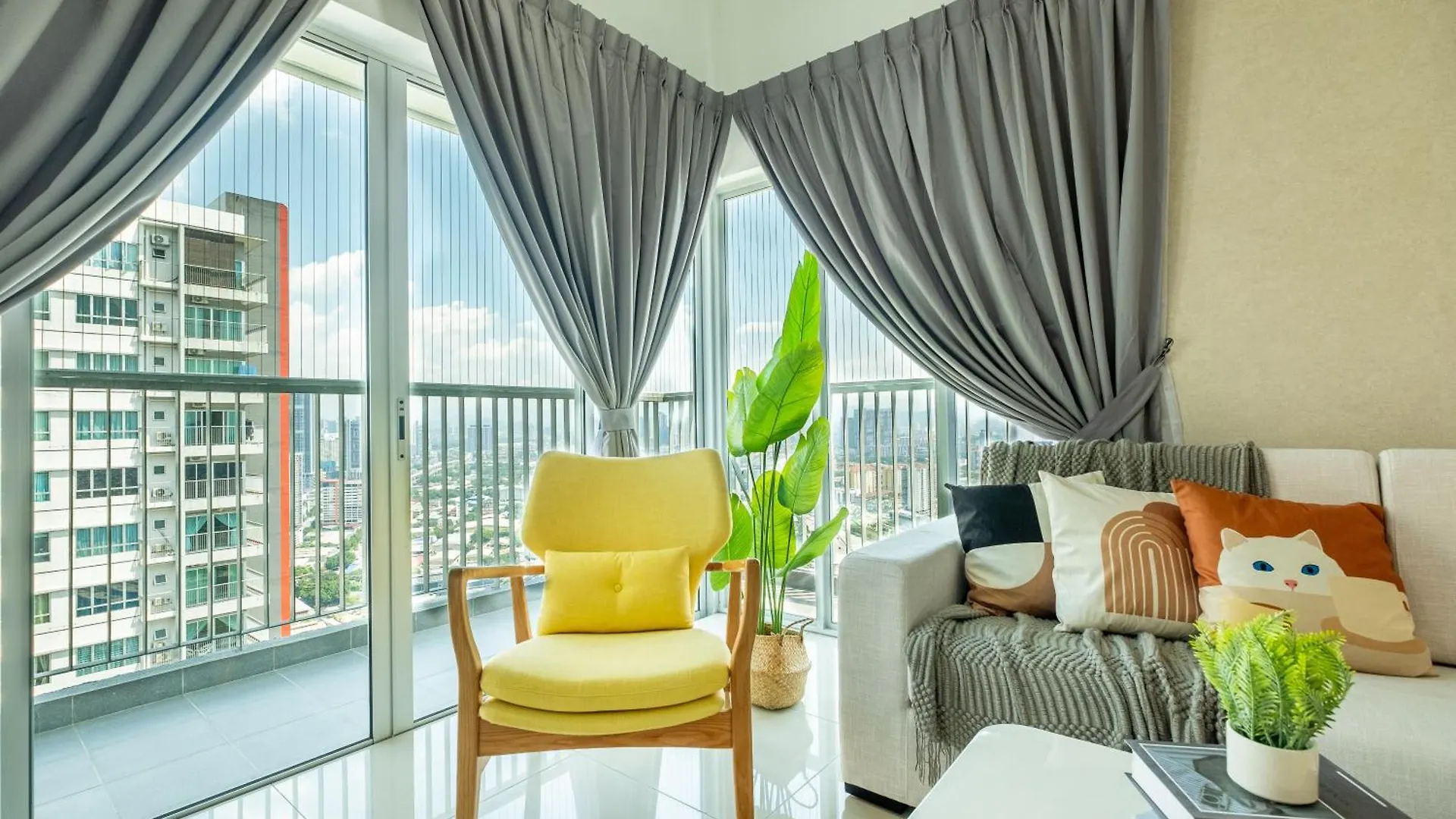 Apartment Rc Residence By Feel Home
