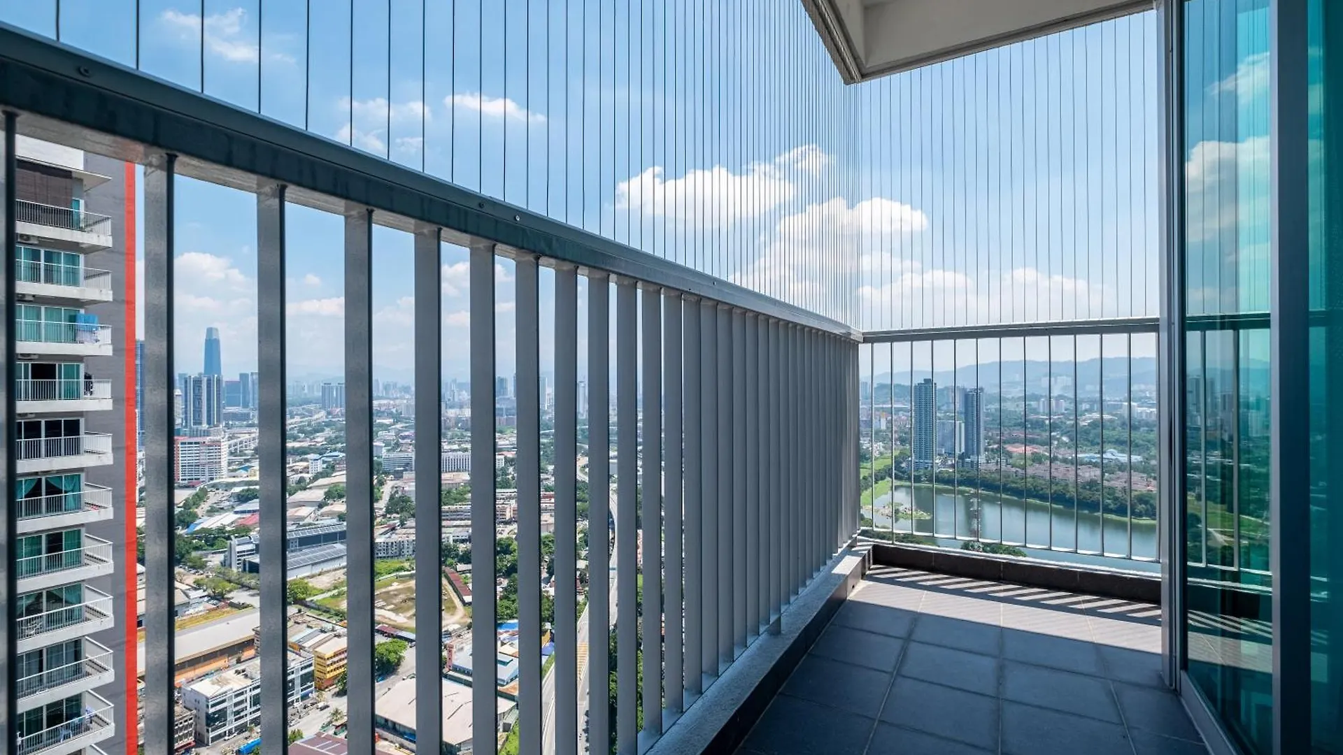 Apartment Rc Residence By Feel Home